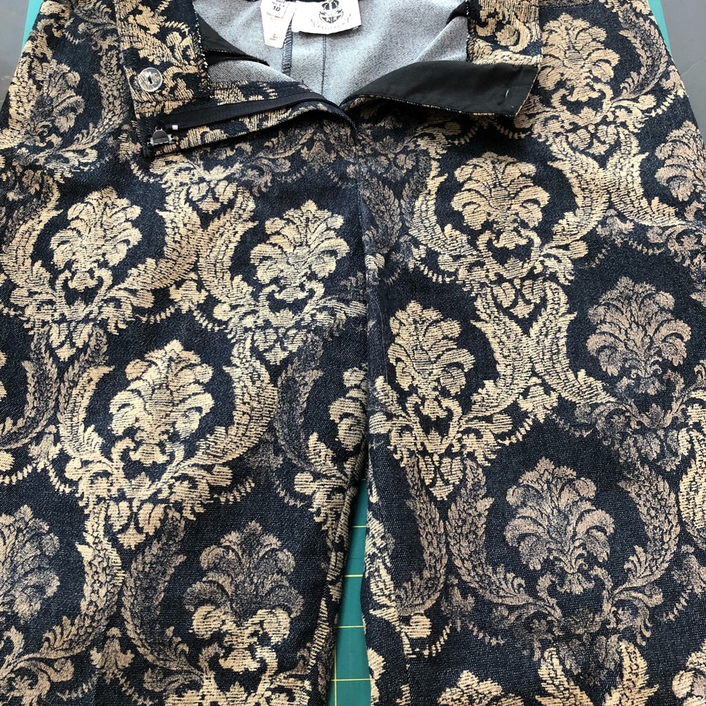 Embroidered trousers antique design